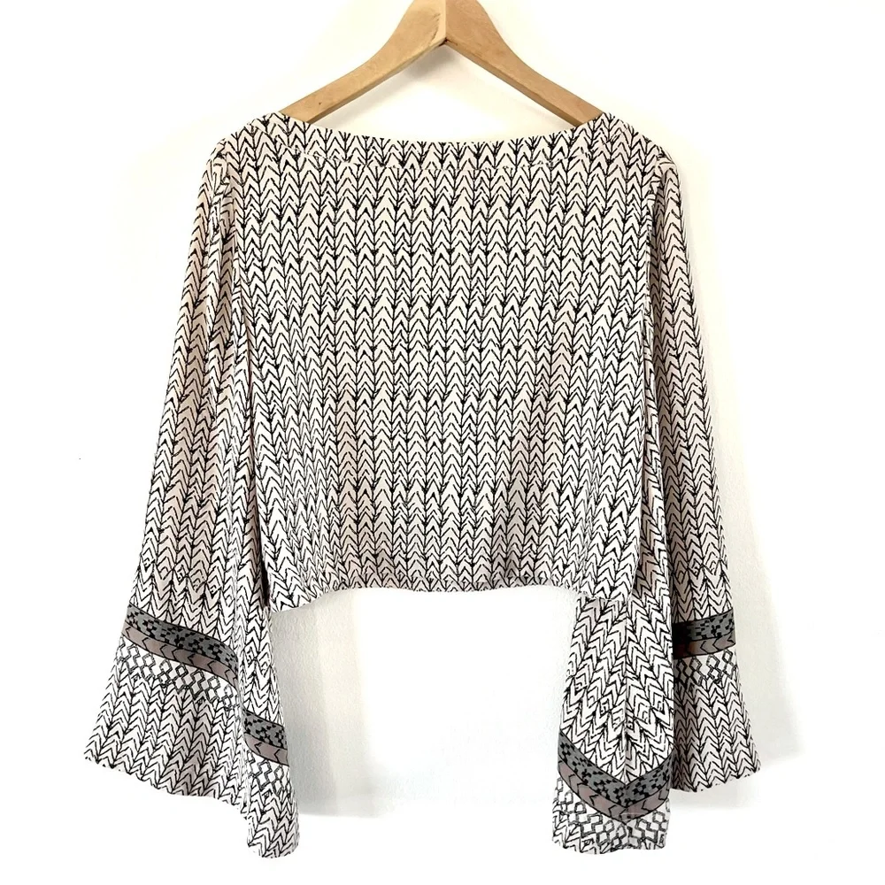 Free People Printed Stars Aligned Wide Bell Sleeve Boxy Crop Blouse Size Small - Picture 2 of 9